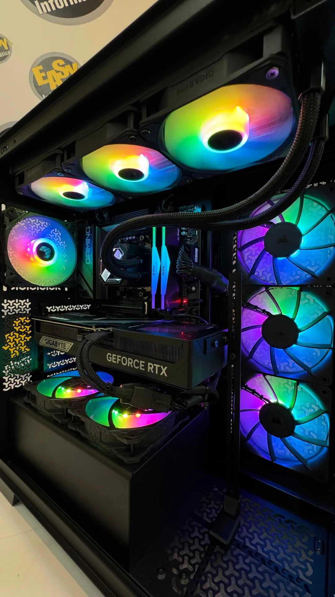 PC Gamer com water cooler RGB e GeForce RTX montado pela Easy Informática
