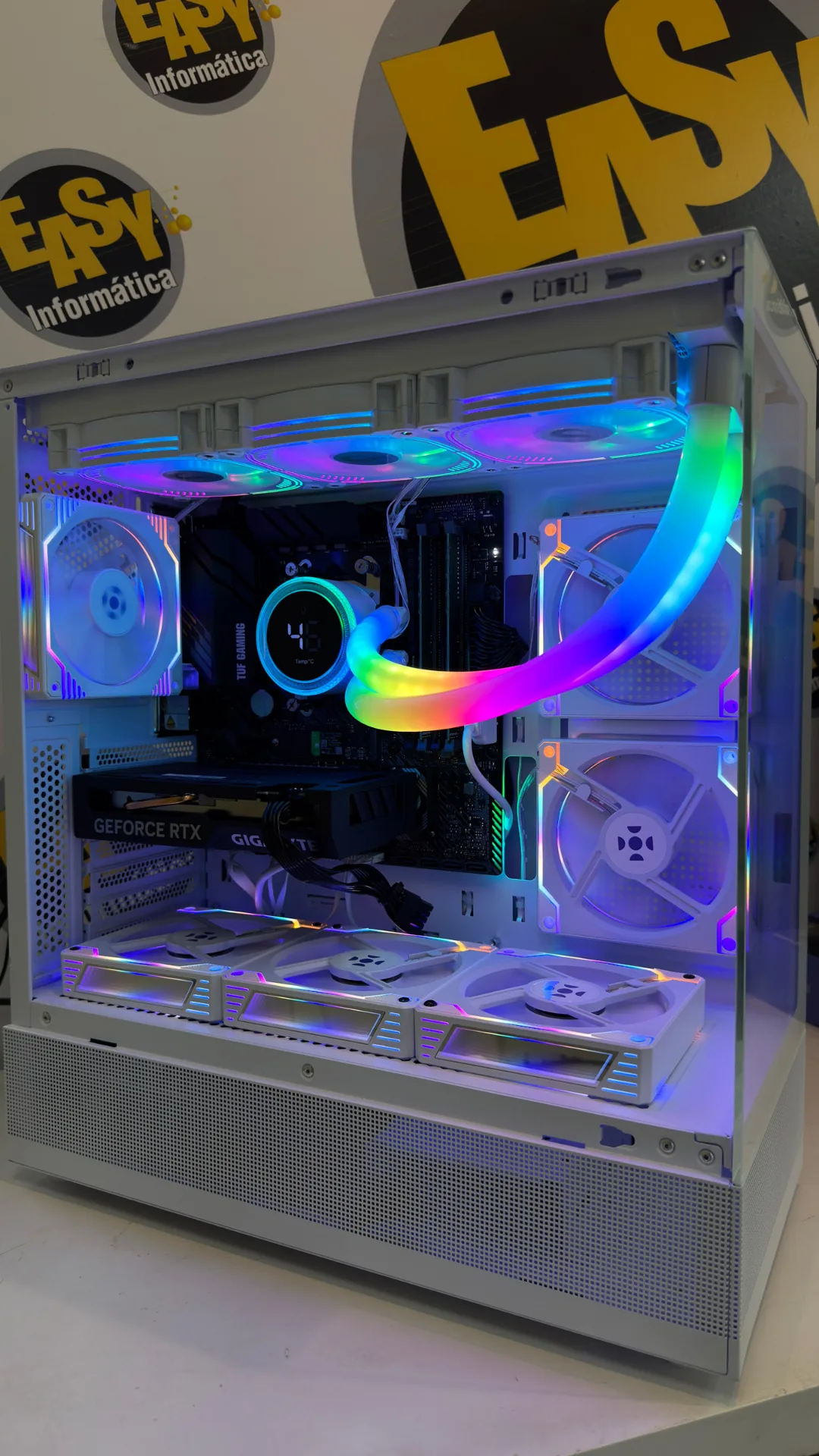 PC gamer branco com water cooler RGB e GeForce RTX montado em São José do Rio Preto